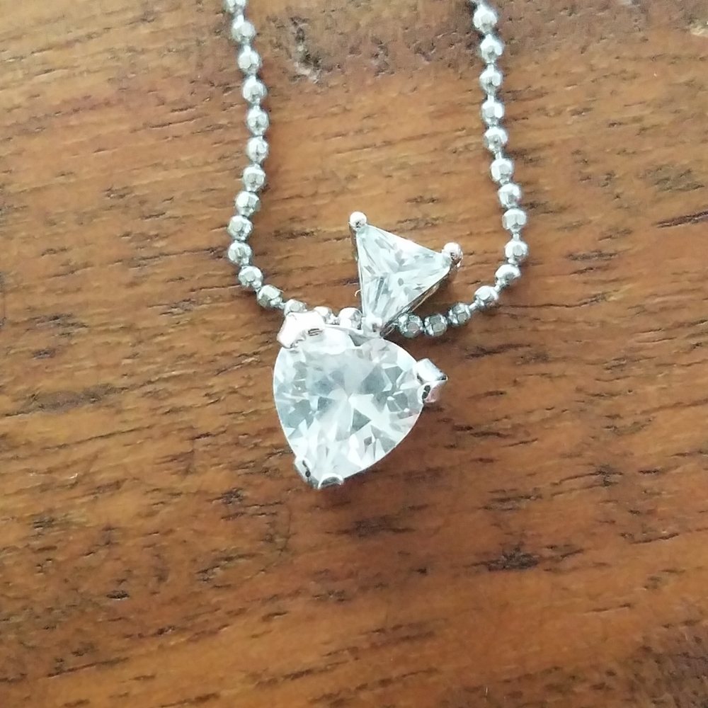 🍀2/$35 Silver Cubic Zirconia Heart Necklace
